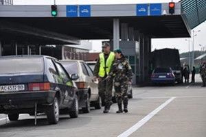 ЧЕРЕЗ ТЕРОРИСТИЧНУ ЗАГРОЗУ  ВОЛИНСЬКА МИТНИЦЯ  ПОСИЛЮЄ КОНТРОЛЬ