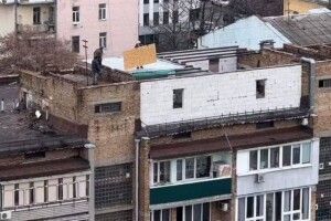 Надбудували цілий поверх: у Києві намагаються покарати «Карлсона», який забудував дах багатоповерхівки