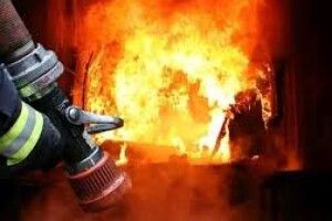 На Волині сусіди врятували чоловіка з палаючого будинку