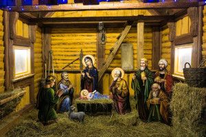 Помолився біля різдвяної шопки – і пішов складати іспит (ФОТО, ВІДЕО)