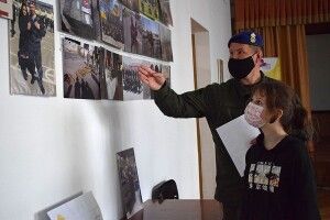 У Луцьку - виставка світлин нацгвардійця Віталія Марківа