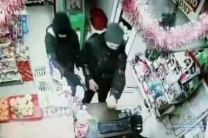 Поліцейські розкрили розбійні напади на магазини в Луцьку
