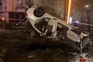 У моторошній ДТП в Києві загинула 18-річна пасажирка