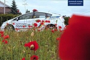 У Луцьку патрульні допомогли заблукалій жіночці потрапити додому