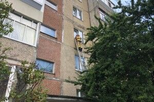 У місті на Рівненщині онук змусив бабусю викликати рятувальників