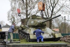 Демонтувати у Володимирі танк-пам’ятник спонукали литовці