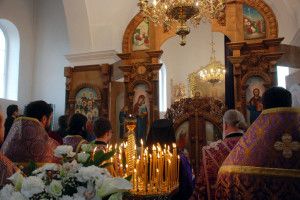 На Волині у сільському храмі освятили новий престол (фото)
