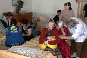 «Дорога далася важко»: мешканок психоневрологічних інтернатів із Сумщини поселили на Волині (ВІдео)