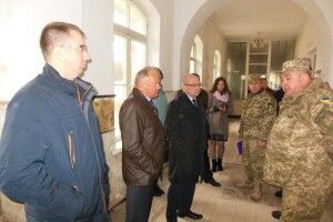 Учора Гунчик обстежував казарми військової частини у Володимирі-Волинському