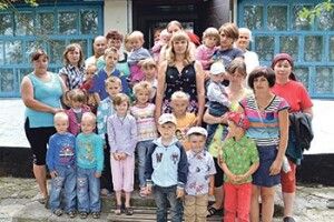 ШКОЛУ – НА ЗАМОК,  А ДІТЕЙ УЧИТИ ВДОМА