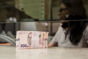 Середня зарплата волинян взялась наздоганяти середню по Україні?