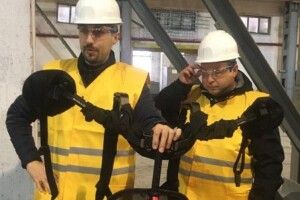Шахтарів вдягнули в екзоскелети