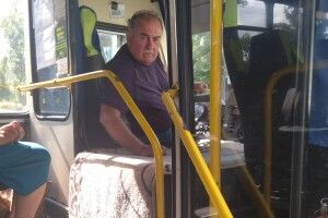 На Волині водій автобуса регулярно ігнорує військового на зупинці