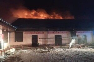 На Рівненщині вночі горів торговий центр