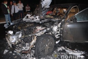 У рівненського депутата згоріла дорога автівка