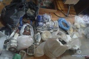 У Луцьку поліція вилучила 65 кг бурштину вартістю 400 тисяч гривень
