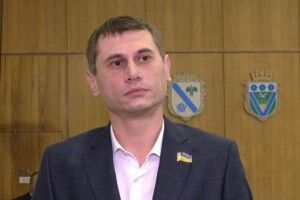 Голову Рівненської облради депутати проводжали аплодисментами 