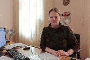  Небезпечна робота: чиновниця відлякувала відвідувачів РАЦСу електрошокером