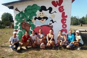 У Зарічненському районі Рівненщини зупинки громадського транспорту... набувають казкового вигляду