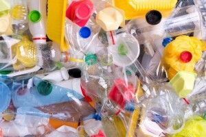 В організмі 90% підлітків вчені помітили хімікати з пластику