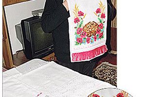 ВИЛИВАЮ ДУШУ В ХРЕСТИКИ НА БІЛІМ ПОЛОТНІ…