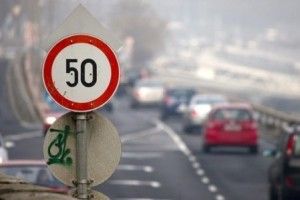 У Києві заборонили їздити зі швидкістю 80 км/год