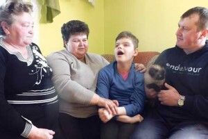 Свої немічні ручки Тетянка Новосад «віддала»… Богородиці