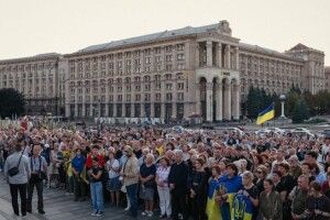 Порошенко на Майдані у Києві вшанував памʼять Андрія Парубія