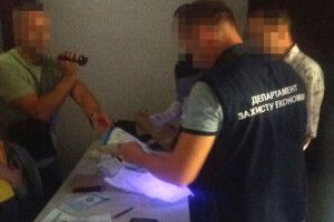 Офіцер-розвідник взявся «відмазати» юного волинянина від служби в армії за півтори тисячі «баксів»
