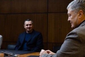 «Наші позиції збігаються»: Петро Порошенко зустрівся із колишнім в’язнем Кремля Олегом Сенцовим