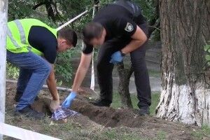 Задушила та закопала: у Києві ревнива жінка жорстоко розправилася із суперницею