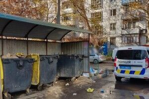 Думали, що в пакеті лялька: безхатьки знайшли на смітнику мертве немовля