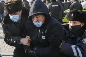 Вибори до парламенту: у Казахстані спалахнули протести, десятки затриманих