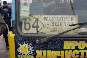 На Рівненщині водій маршрутки шокував патрульних технічним станом автомобіля