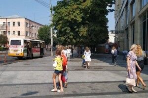 Чи вплинула відмова від жорстких обмежень на епідситуацію в Луцьку (Відео)