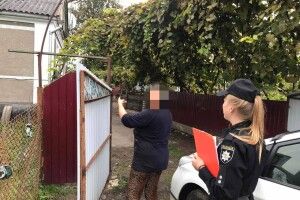 У селі на Горохівщині жінка проникла в чужу хату