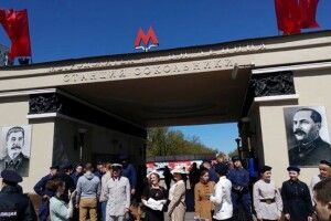 У Москві повісили в метро портрети Сталіна та Кагановича (фото)