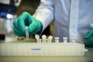 Чи потрібна вакцинація тим, хто перехворів на коронавірус