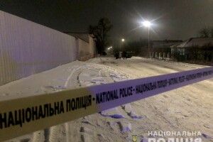 На Миколаївщині чоловік, який понівечив батька, під час слідчих дій відкрив вогонь по поліцейським