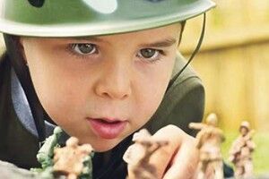 ЧОМУ УКРАЇНА ЗАЛИШИЛАСЯ БЕЗ АРМІЇ?