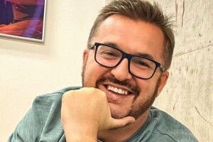 Олександр Пономарьов зустрічається з молодшою на 17 років дівчиною