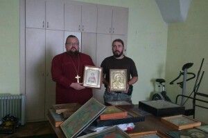 Луцький монастир передав ікони в зону АТО