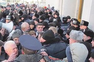 ПОЛКОВНИК УДАРИВ ДЕПУТАТА ОБЛРАДИ