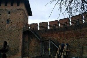 У Луцькому замку вперше за останні 20 років відновлюють сходи