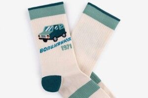 Український бренд випустив шкарпетки з легендарним позашляховиком «Волинянка»