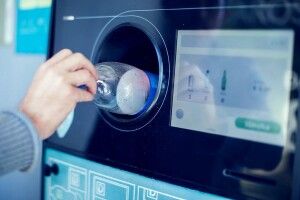 Українці вимагають від Зеленського встановлення фандоматів