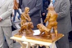 ПЕРШІ ВЛАСНІ ВИРОБИ І ДЗВІНКОГОЛОСІ ПІСНІ
