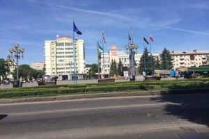 Триколор у центрі міста не сподобався рівнянам і вони викликали патрульних