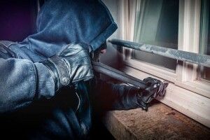 На Горохівщині серед білого дня обікрали хату