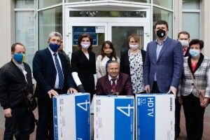 Марина Порошенко передала швейцарські ІФА-тести у дитячий реабілітаційний центр 
